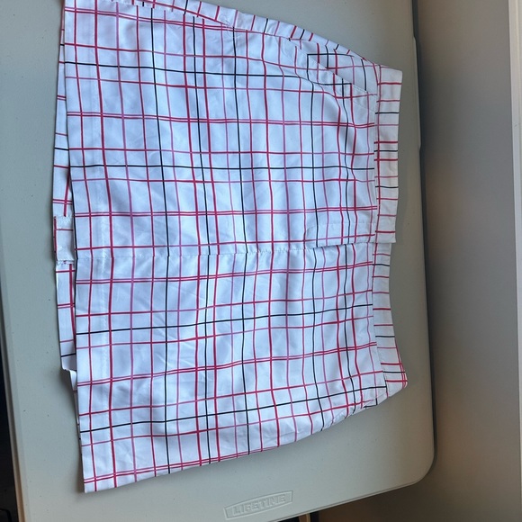 EUC Izod ladies golf skirt with built in shorts. - Picture 2 of 2